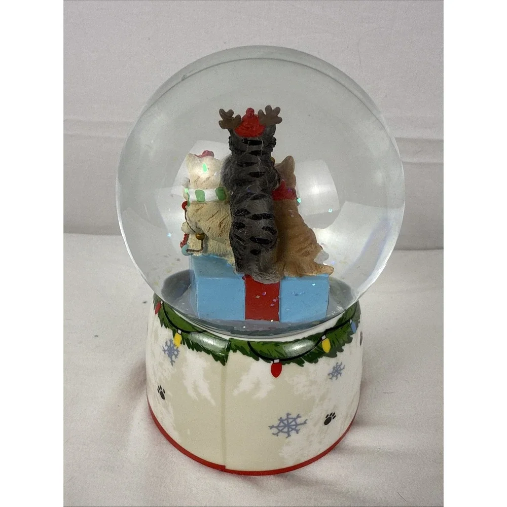 ROMAN‎ Cat Musical Snow Globe Cat